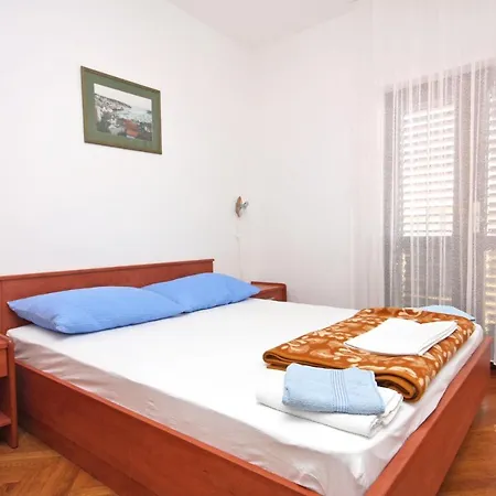 With A Parking Space Hvar - 3229 Apartmán *
