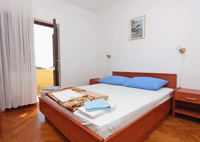 Appartamento With A Parking Space Hvar - 3229